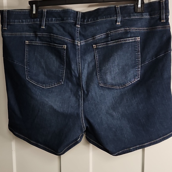 torrid Dark Blue Denim Shorts with Contrast Stitching - Picture 3 of 3